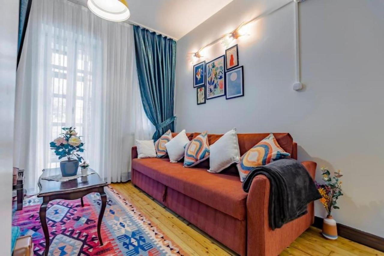 Apartment 4-story Gem In Cihangir - 5 Bedroom & Cute Rooftop Istanbul