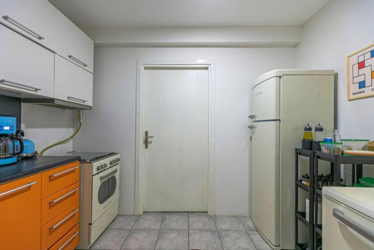 4-story Gem In Cihangir - 5 Bedroom & Cute Rooftop Apartment Istanbul