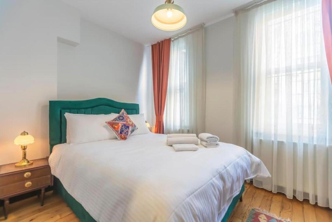 4-story Gem In Cihangir - 5 Bedroom & Cute Rooftop Apartment *