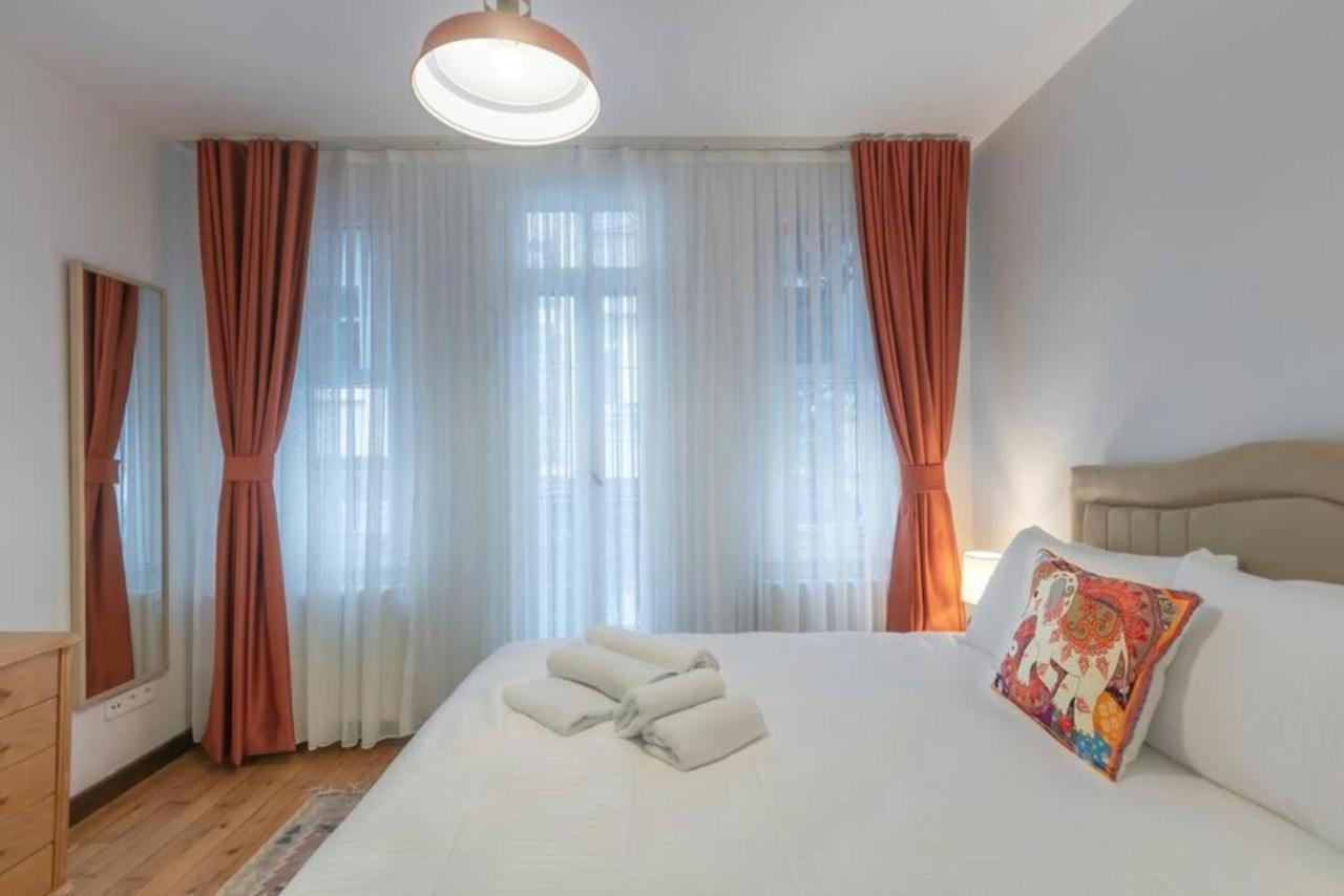 Apartment 4-story Gem In Cihangir - 5 Bedroom & Cute Rooftop